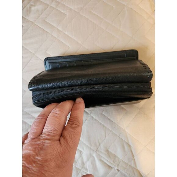 Hato Hasi Buxton GENUINE Black Leather wallet with side stiching and snap closur - Picture 7 of 8